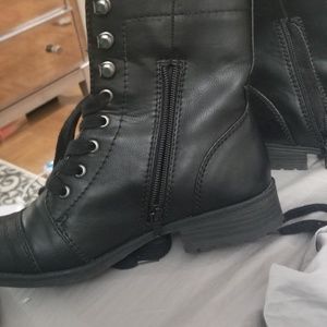 Womens black combat boots sz7
